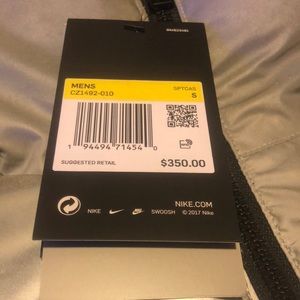 Nike sportswear down-fill windrunner Mens small